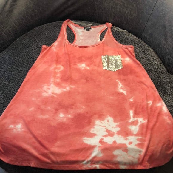 🎉 4 for $20 Allen B tank, Large - Picture 1 of 5